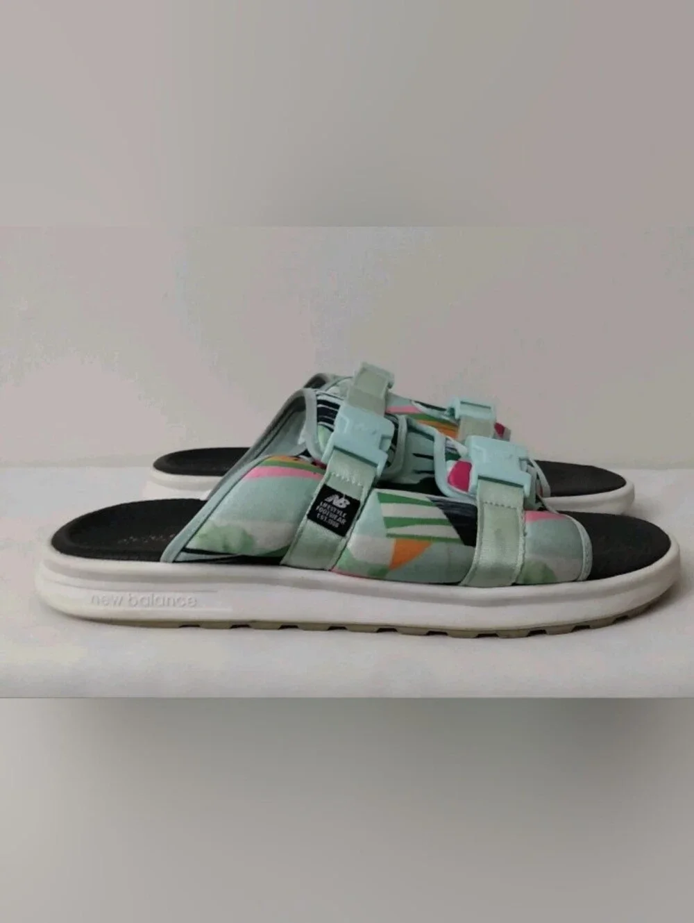 MENS NEW BALANCE 330 SLIDES SIZE 11 SANDALS